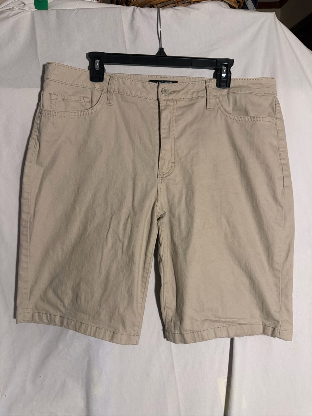 #451 Women's Classic Casual Shorts in Light Khaki